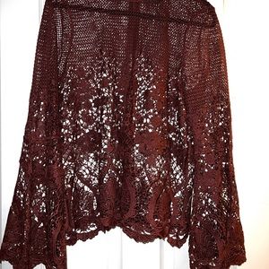 Wine color Crochet Top with gold zipper. Bell arms